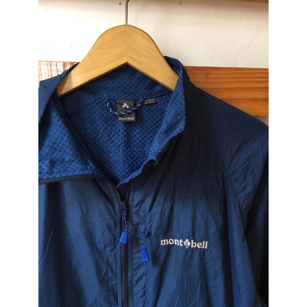 jaket gunung montbell