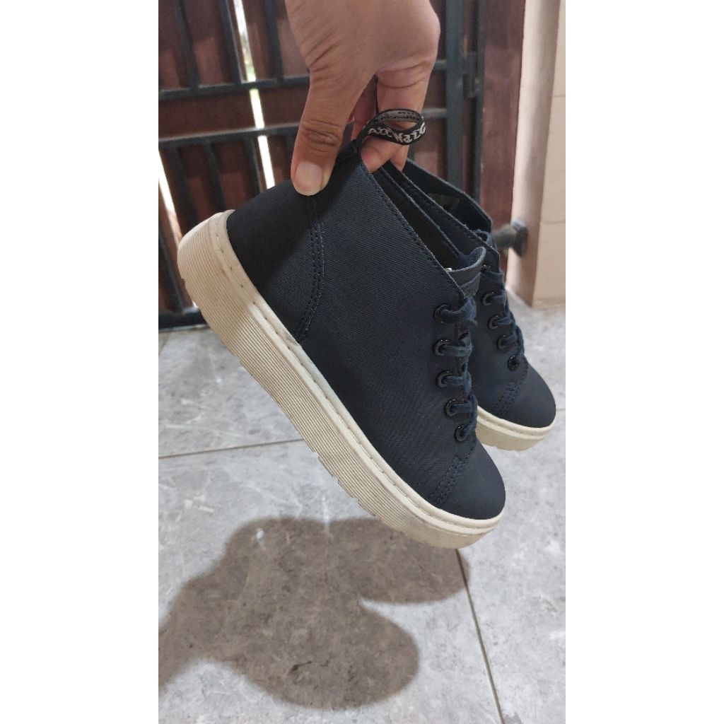 Sepatu Second ori docmart Baynes size 38