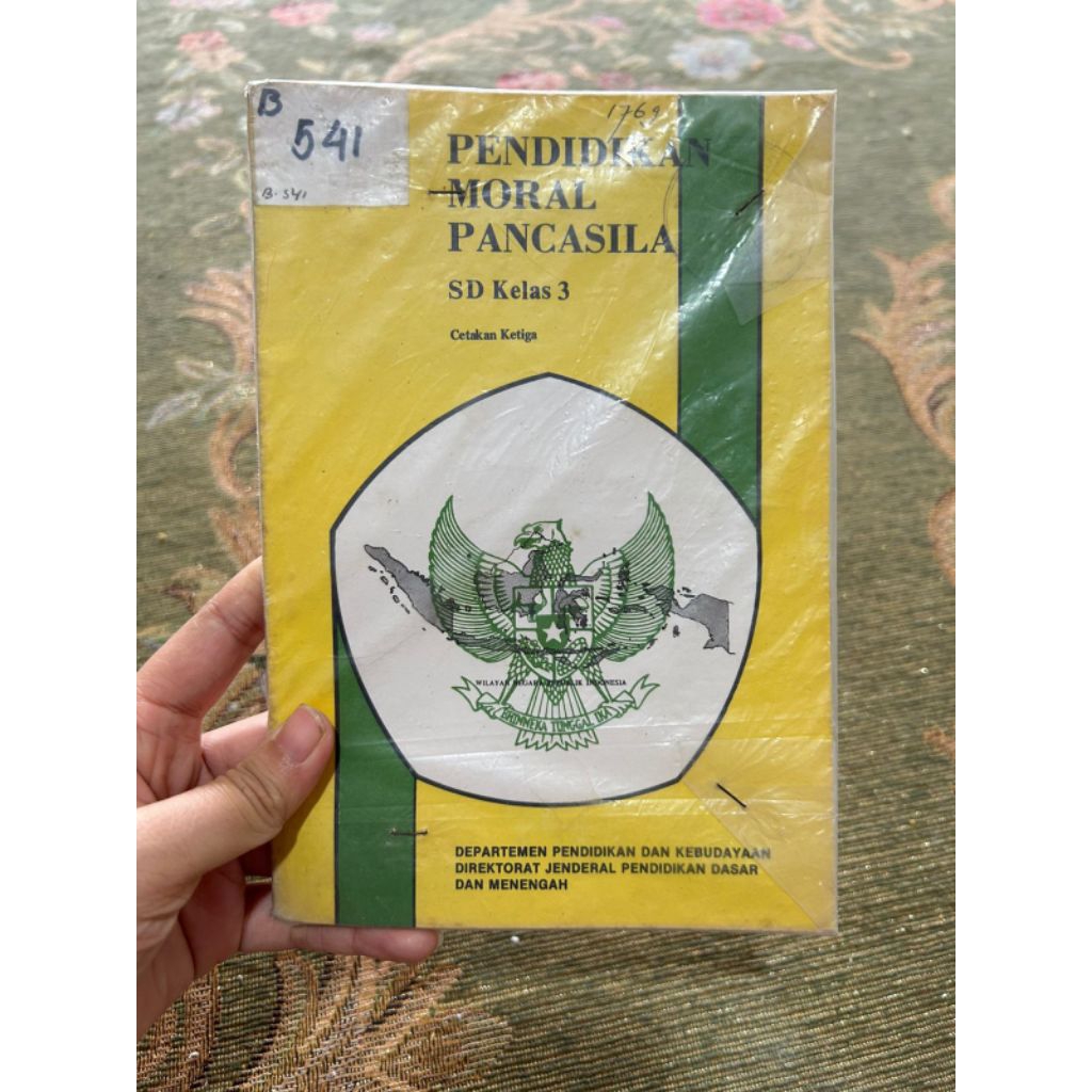 Buku pendidikan moral Pancasila Cetakan Ketiga thn 1985