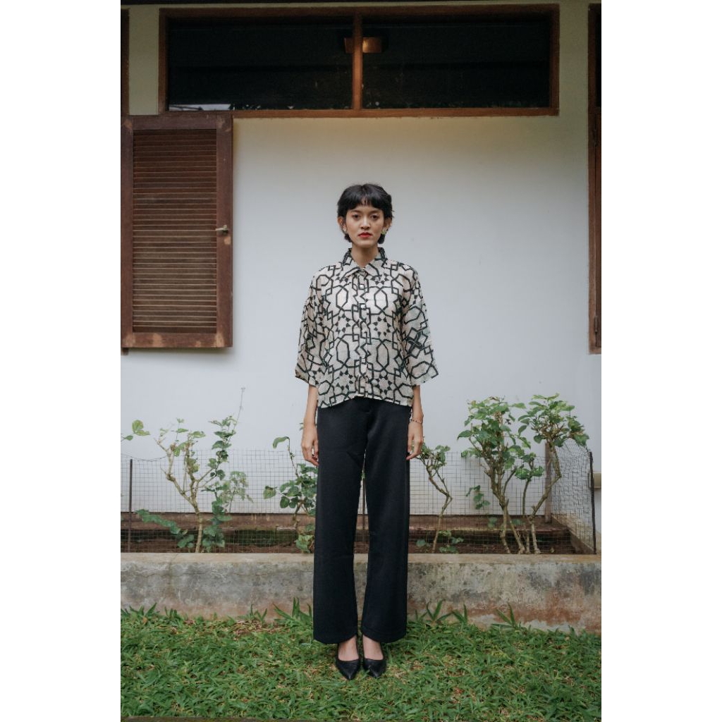 Batik Fractal Tara Blouse Wanita