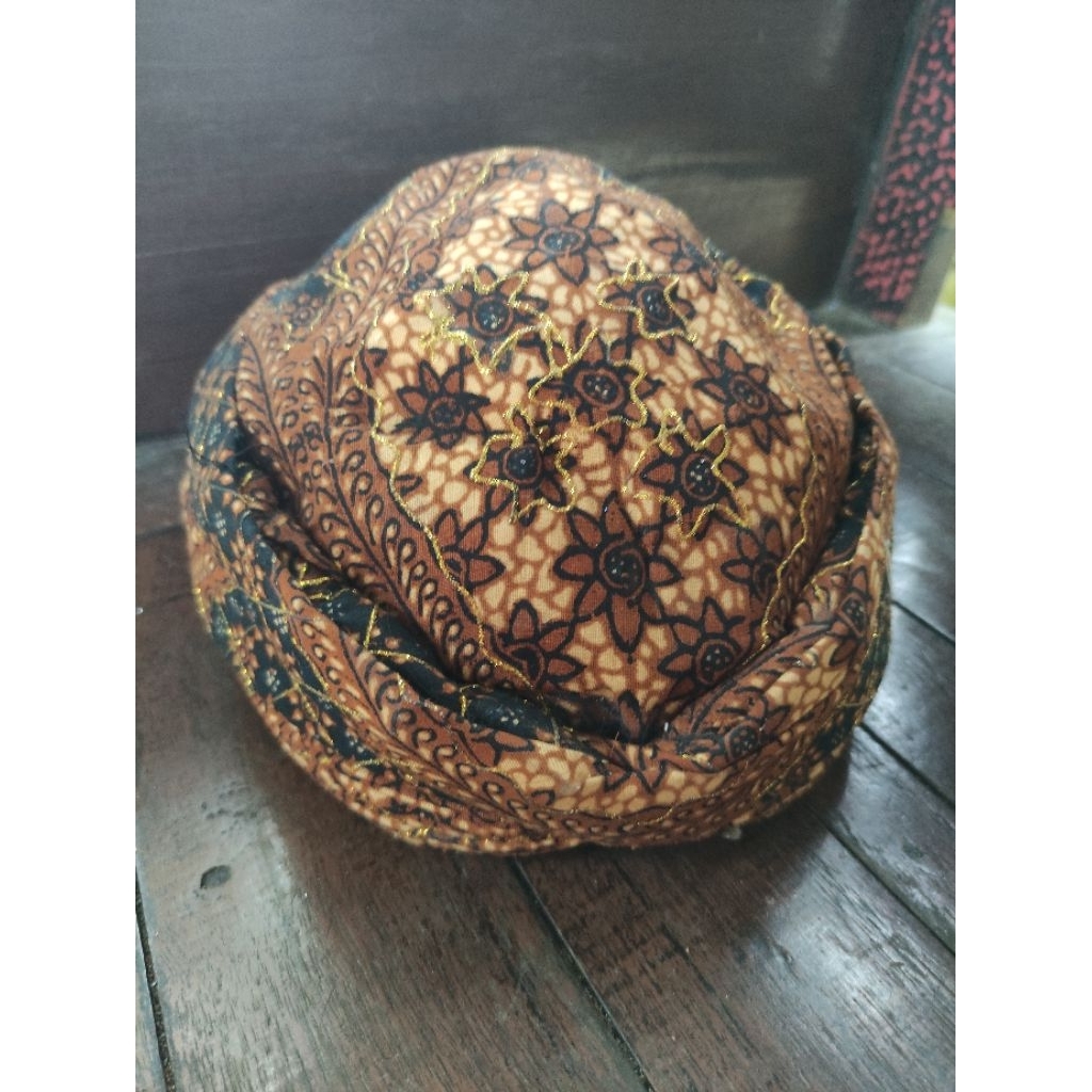 Blangkon prada jogja