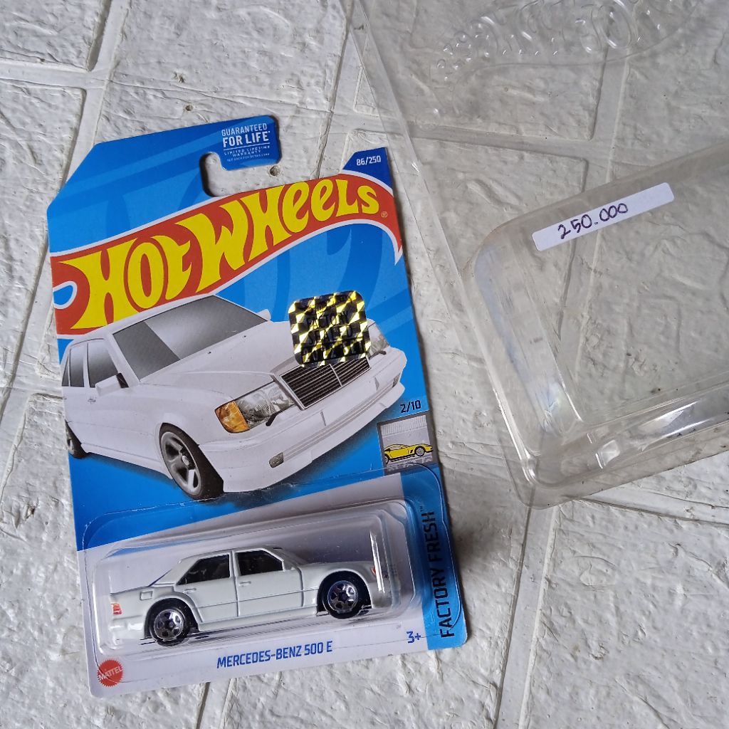 HOT WHEELS EKSKLUSIF PUTIH MERCEDES BENZ 500E WHITE FACTORY SEALED