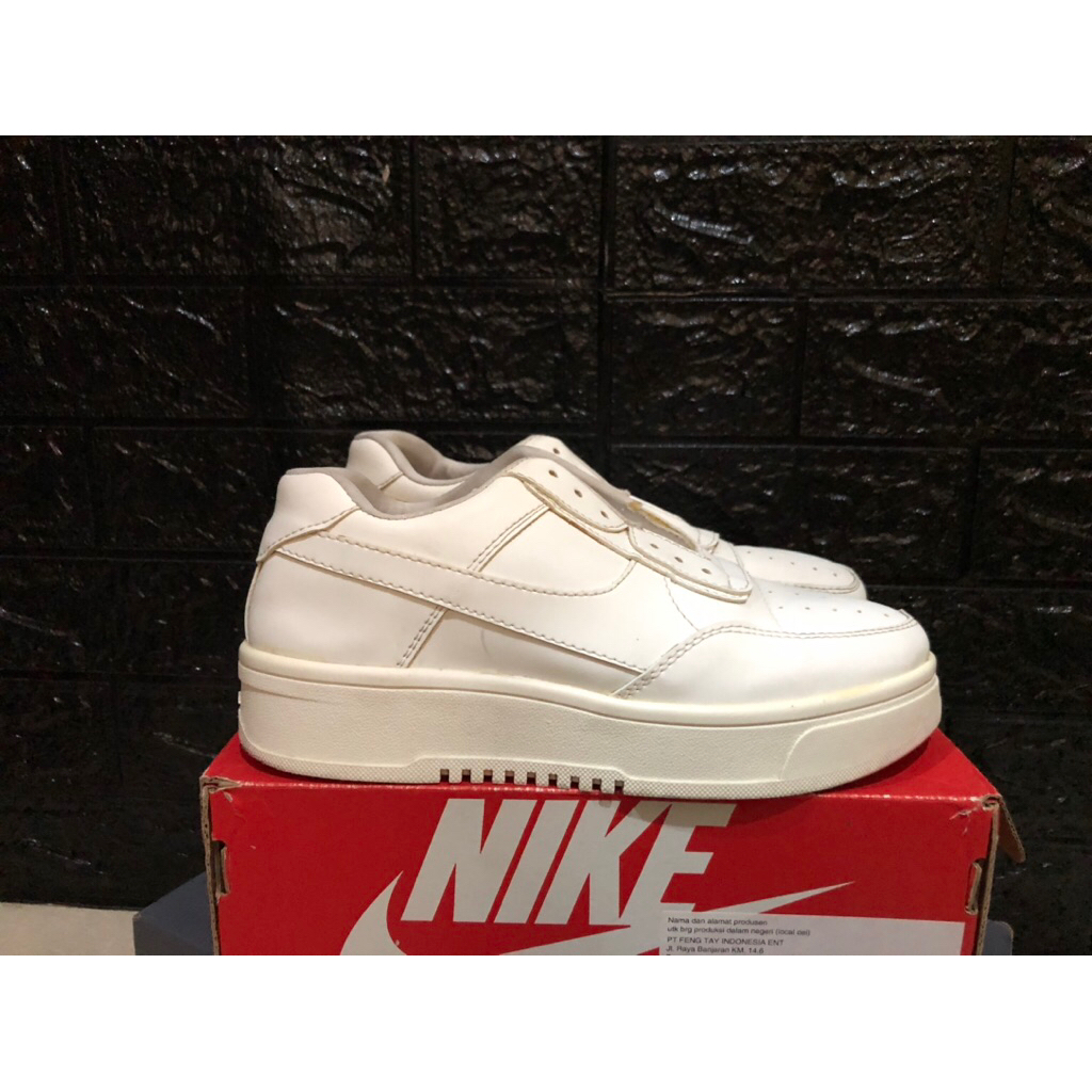 Sepatu kronikel // Nekko - Persian white (Preloved)