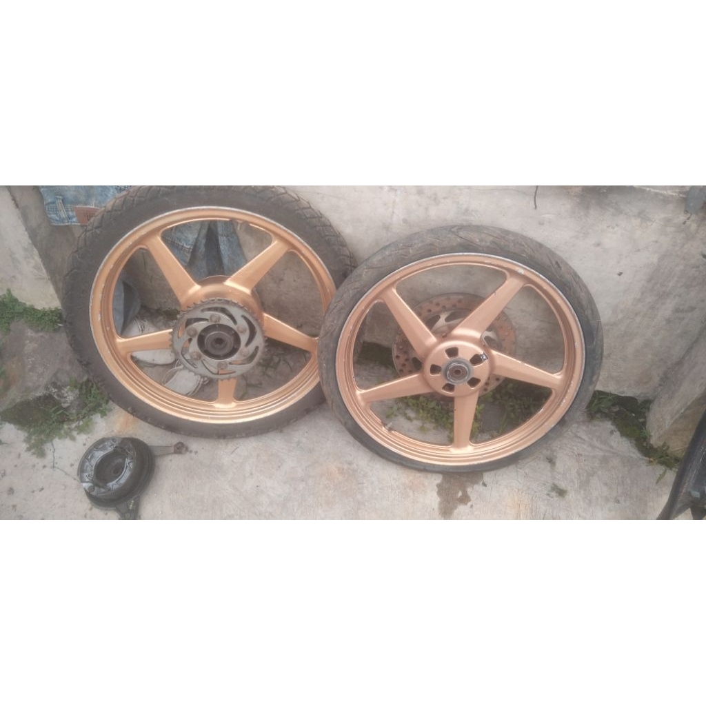 velg ori vixion old + set ban cacing