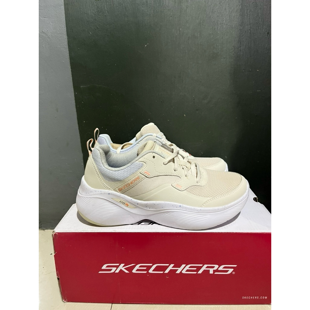 Sepatu skechers Archfit women