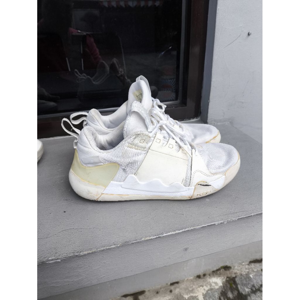 SEPATU RUNNING ADIDAS NO 42 SECOND BEKAS ORIGINAL