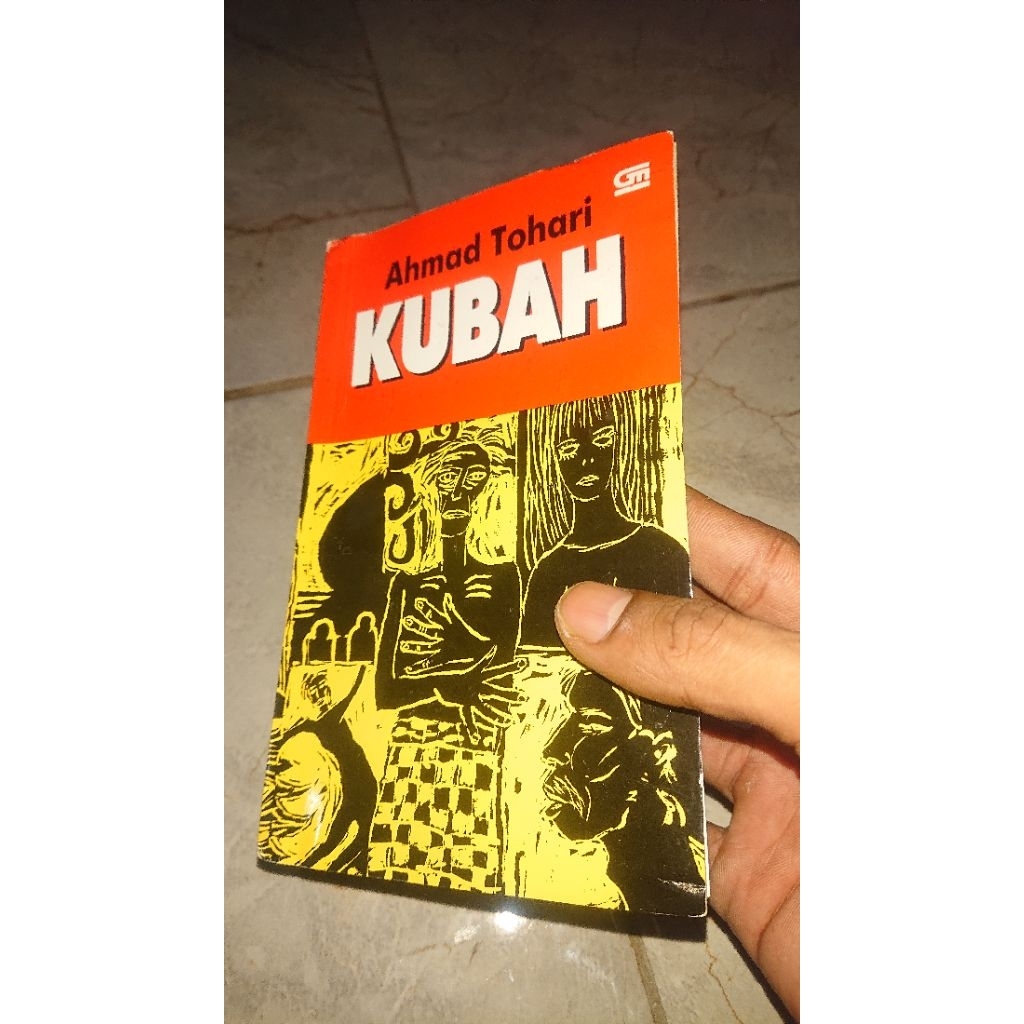 Ahmad Tohari - Kubah