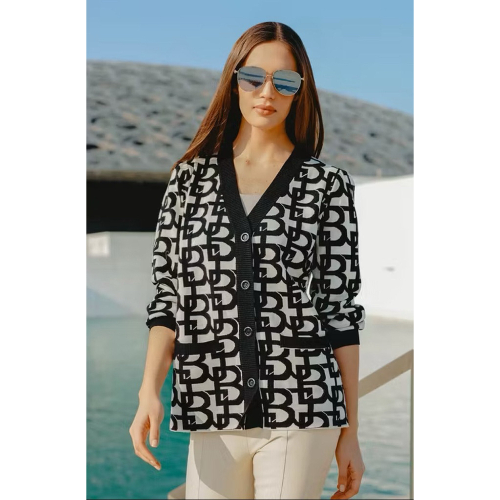 Benang Jarum Monogram Cardi oreo puffy