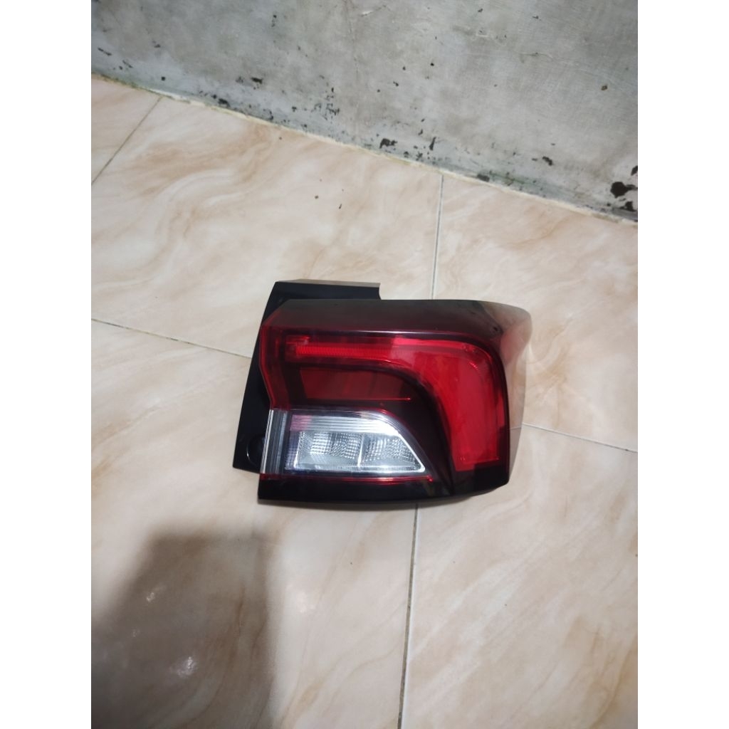 stoplamp toyota avanza 2022 2023