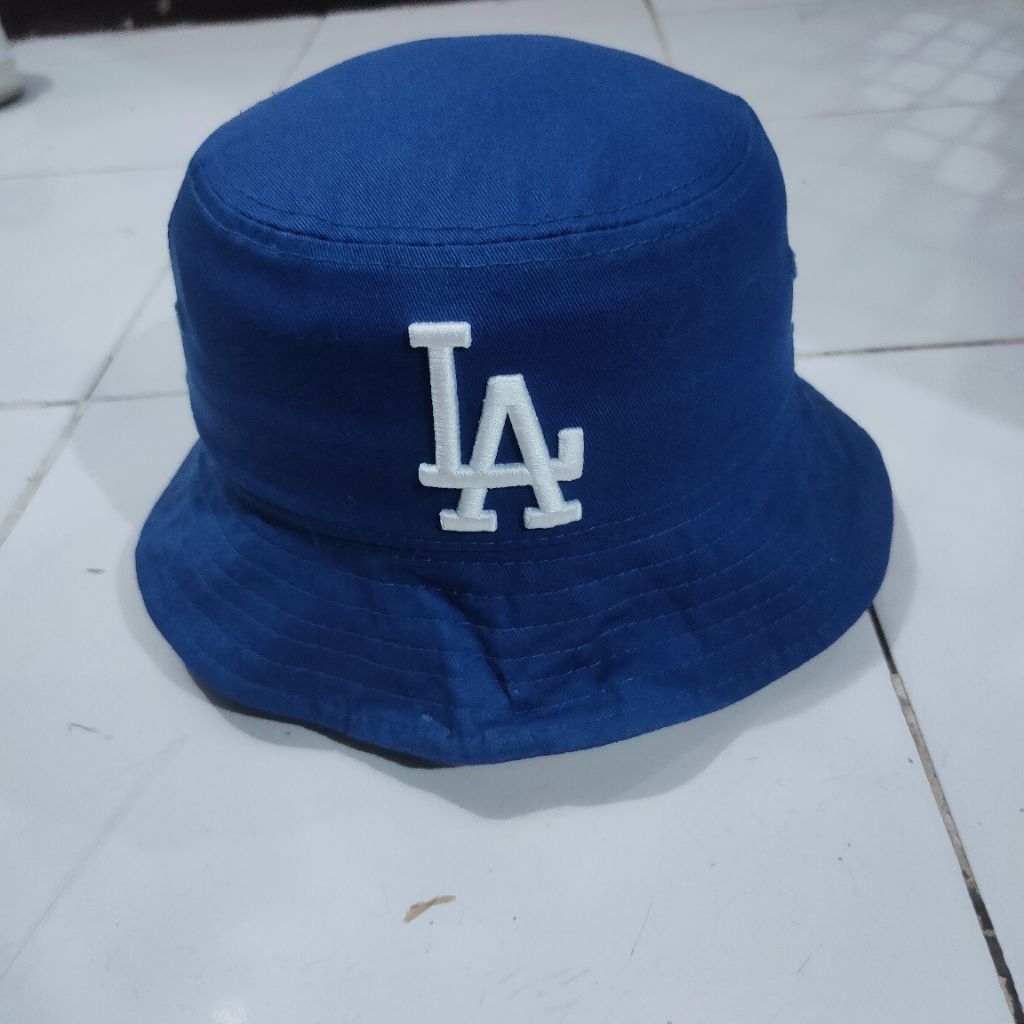 LA new era bucket hat Big Logo