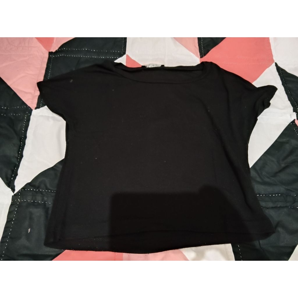 preloved kaos crop zara