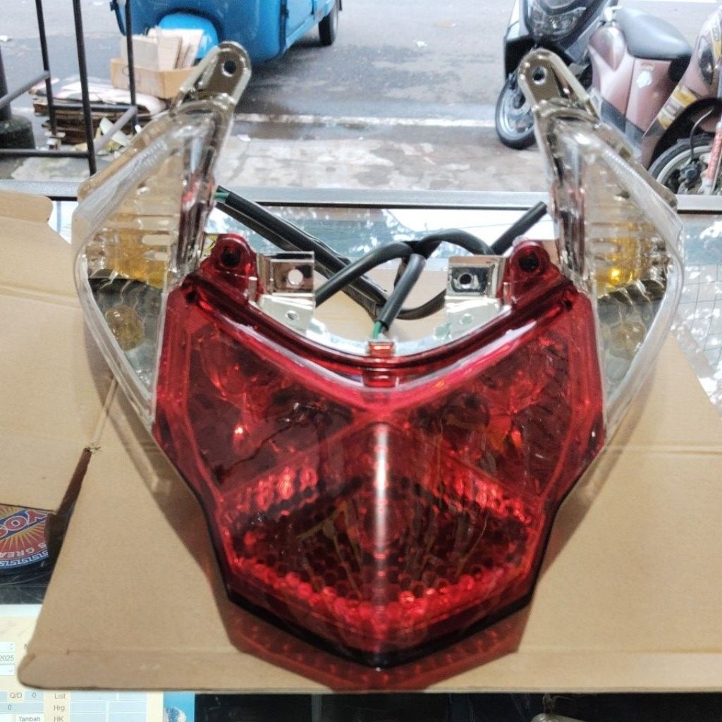 VARIO TECHNO 125 LAMPU STOP REFLEKTOR LAMPU STOP