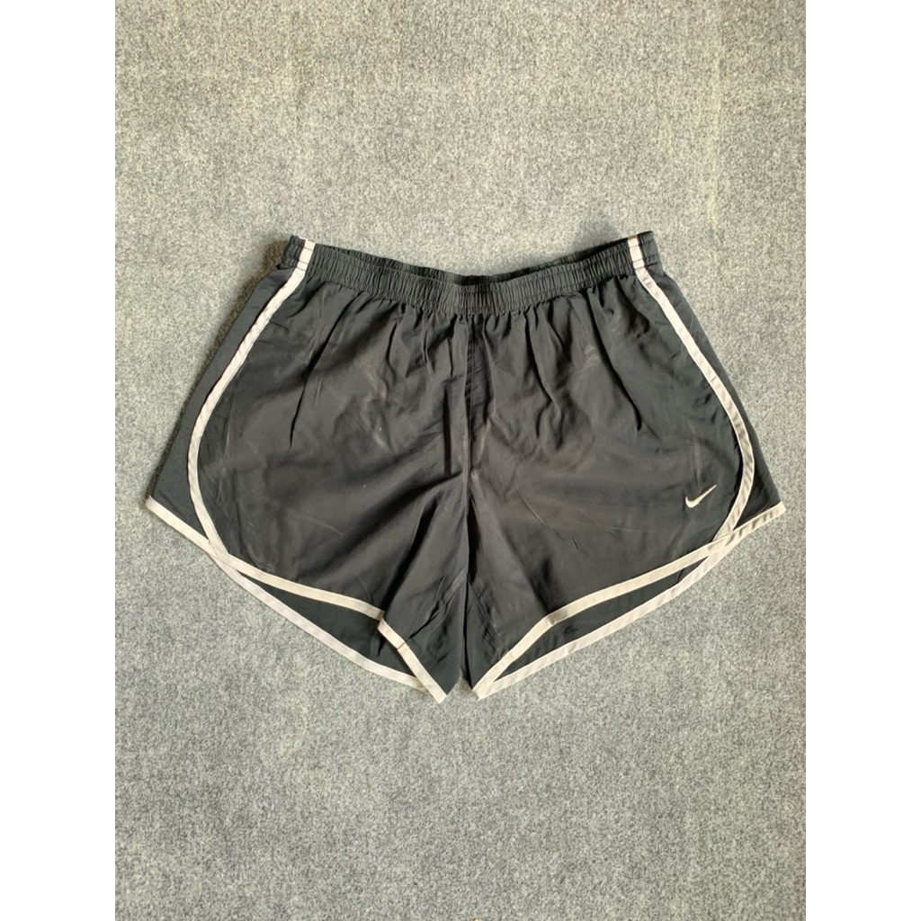 preloved / celana olahraga / running short / Nike Dry Fit