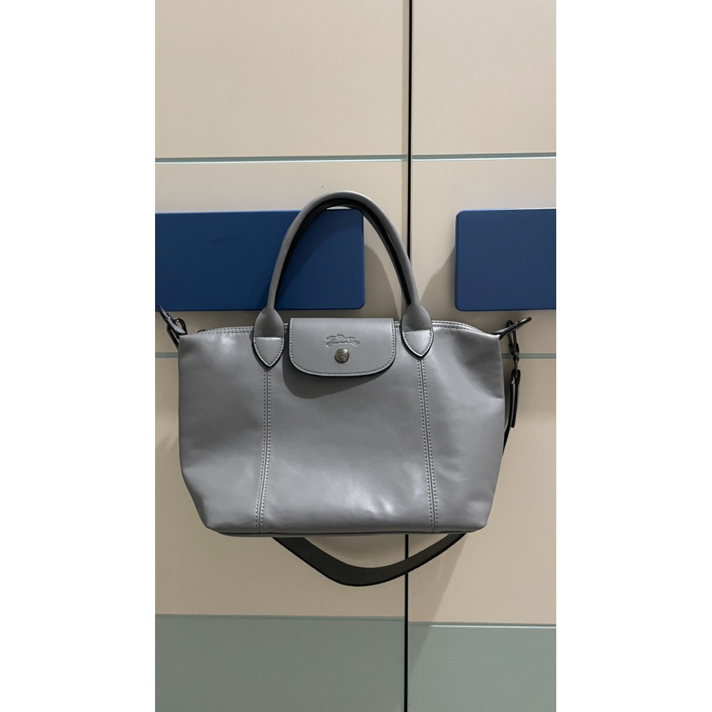 Preloved LCP Le Pliage Cuir bag in a grey color