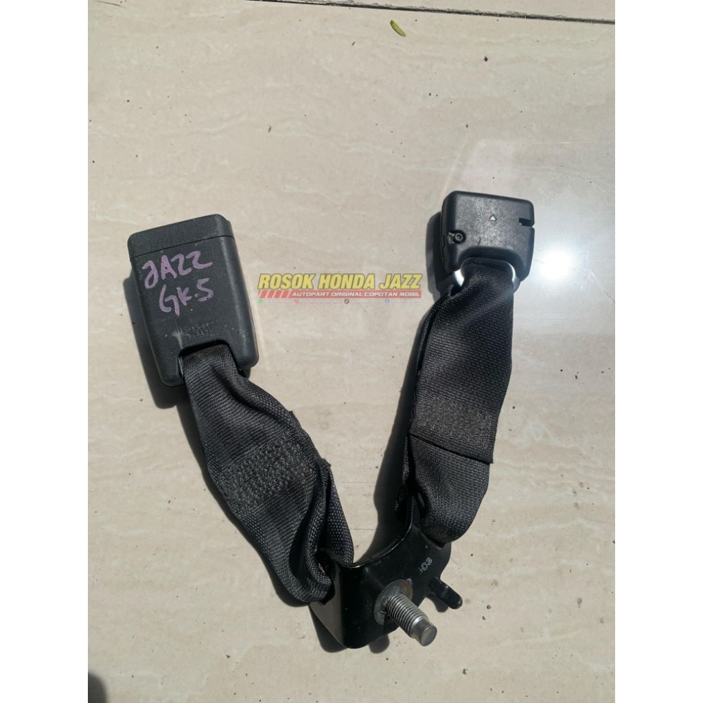 lock seatbelt belakang jazz gk5 original