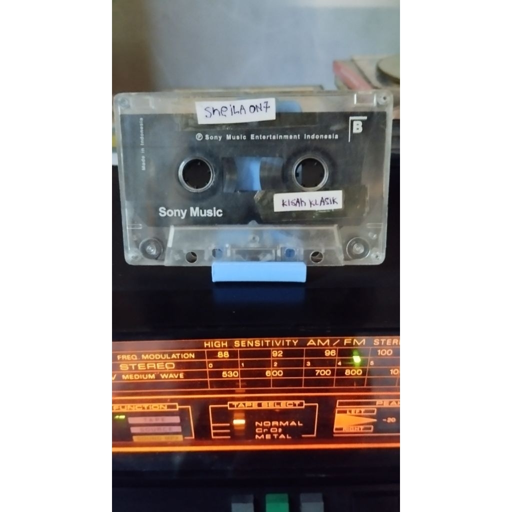 kaset pita sheila on7 album kisah klasik tanpa cover/bugil