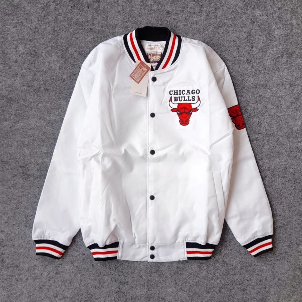 Varsity Chicago Bulls Pria Wanita – Bomber Hitam NBA Style Premium