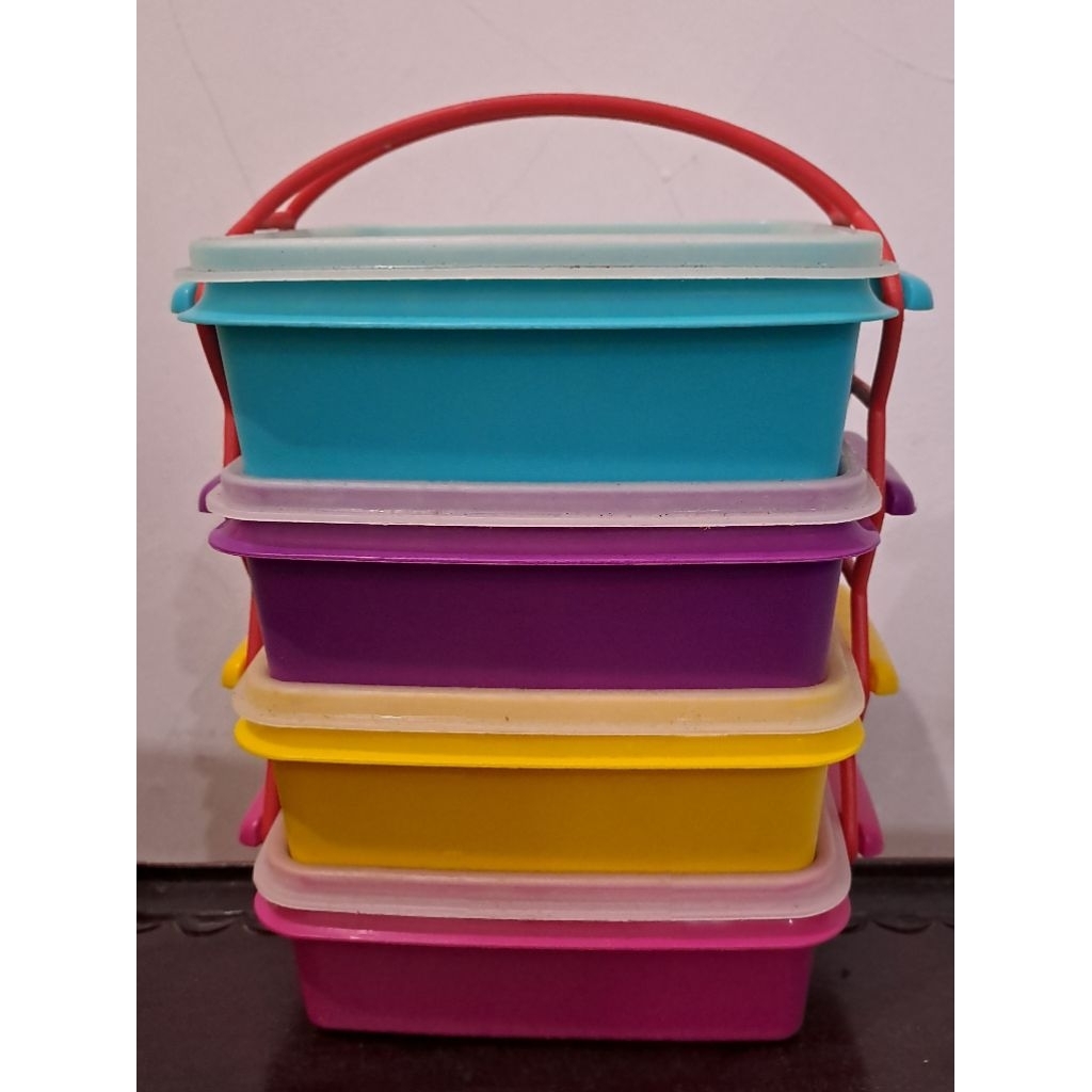 Tempat Makan Rantang Tupperware