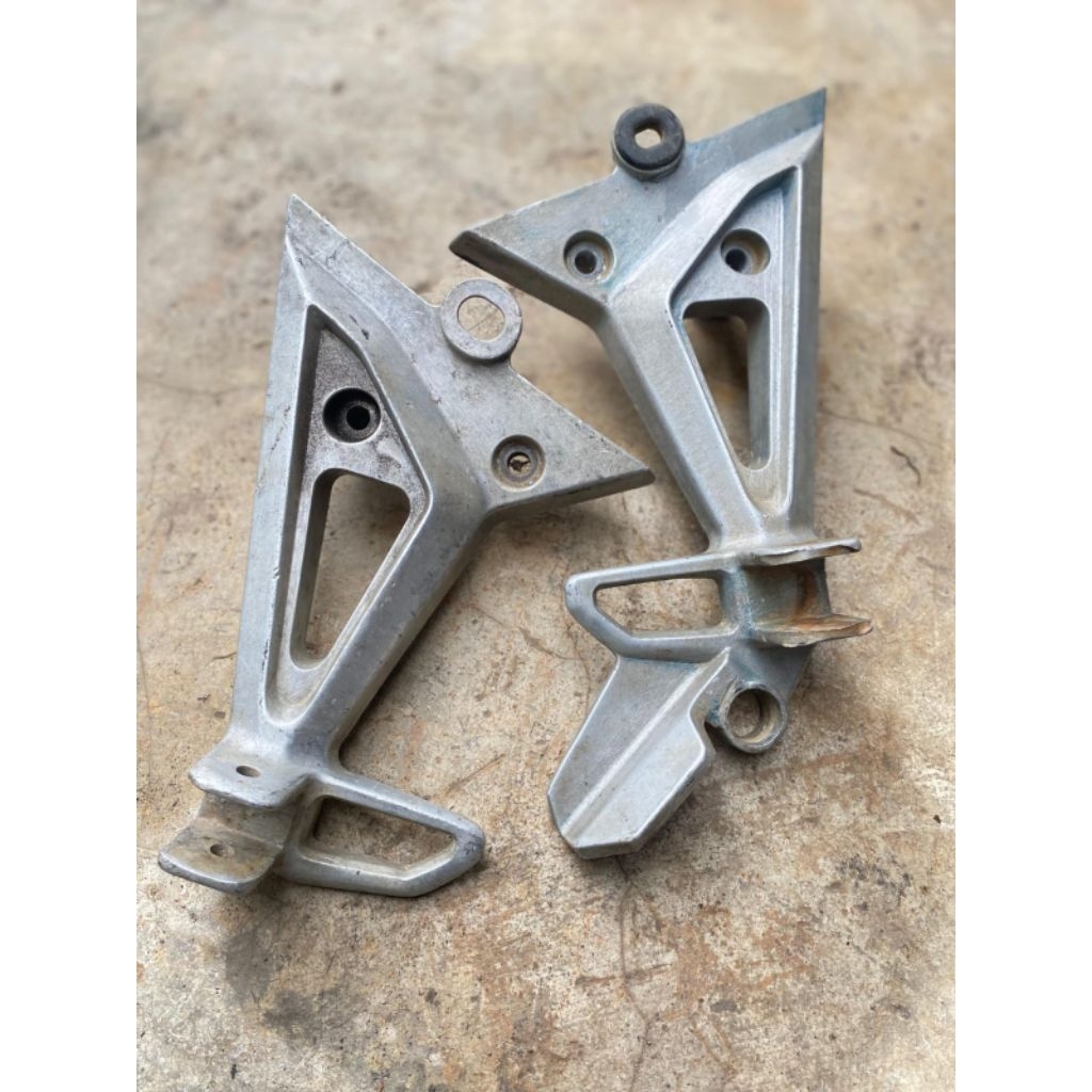 Postep Foot Step Gantung Honda Revo Fit Original Bekas Copotan Motor Second 2nd PNP Honda Win 100