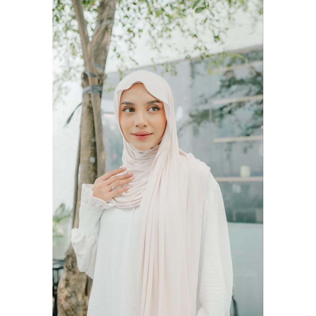 Alaia | Pashmina Kaos - Hijab Pashmina Rayon Cooltech Flowy Jahit Overdeck