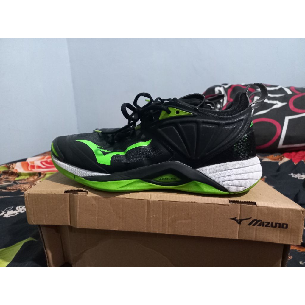 MIZUNO MOMENTUM2 SECOND SIZE 41