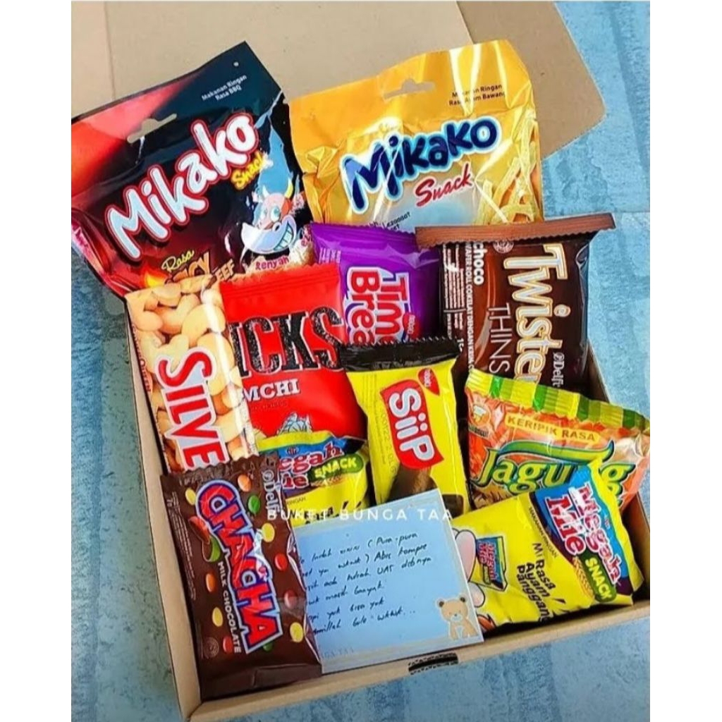 gift box/ snack box/ gift hampers/ box hampers/ hadiah wisuda/ birthday gift