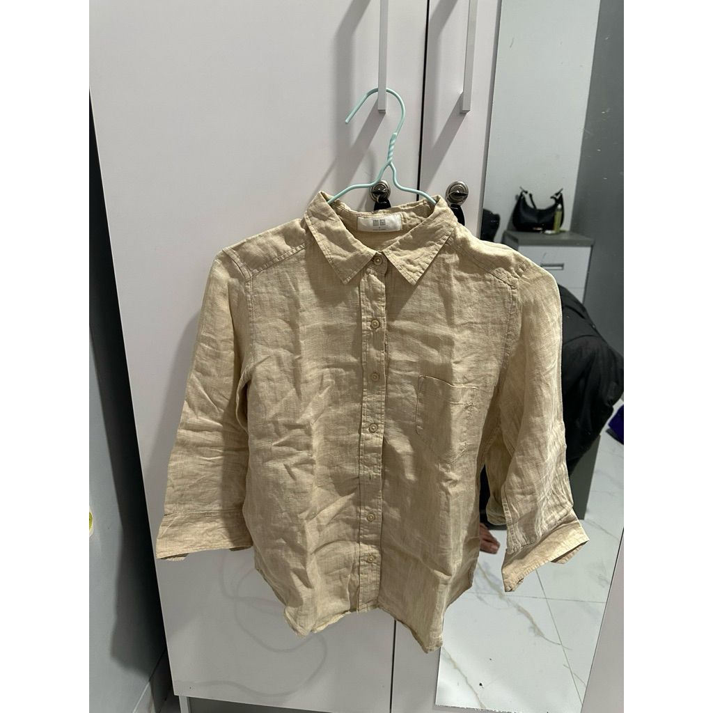 Preloved kemeja wanita brand Uniqlo