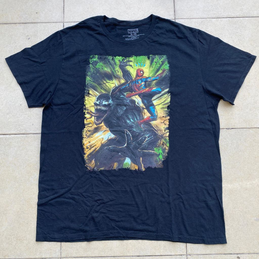 Kaos Marvel Spider Man VS Venom original second Bekas murah. Jual kaos spiderman VS Venom original m