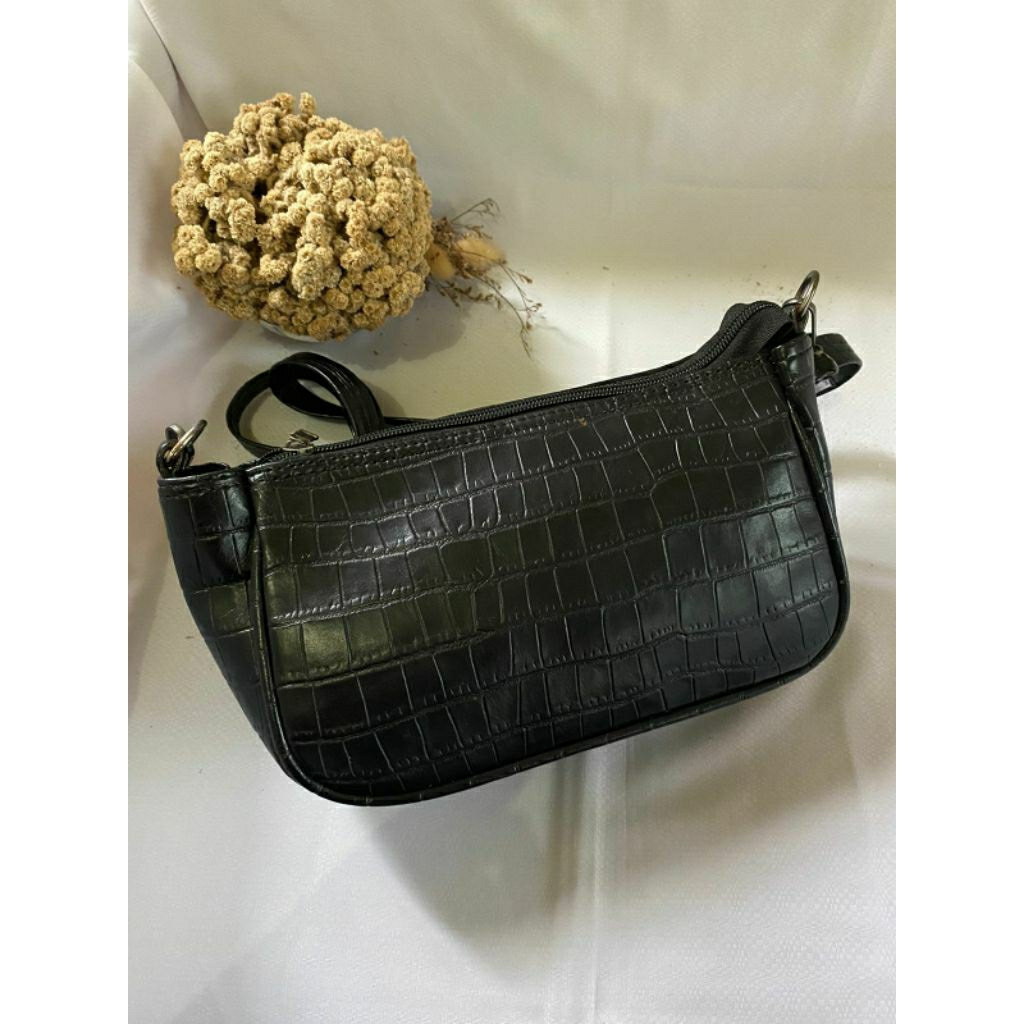 TAS SLING BAG WANITA TAS POUCH SLING BAG TAS SLEMPANG WANITA HITAM