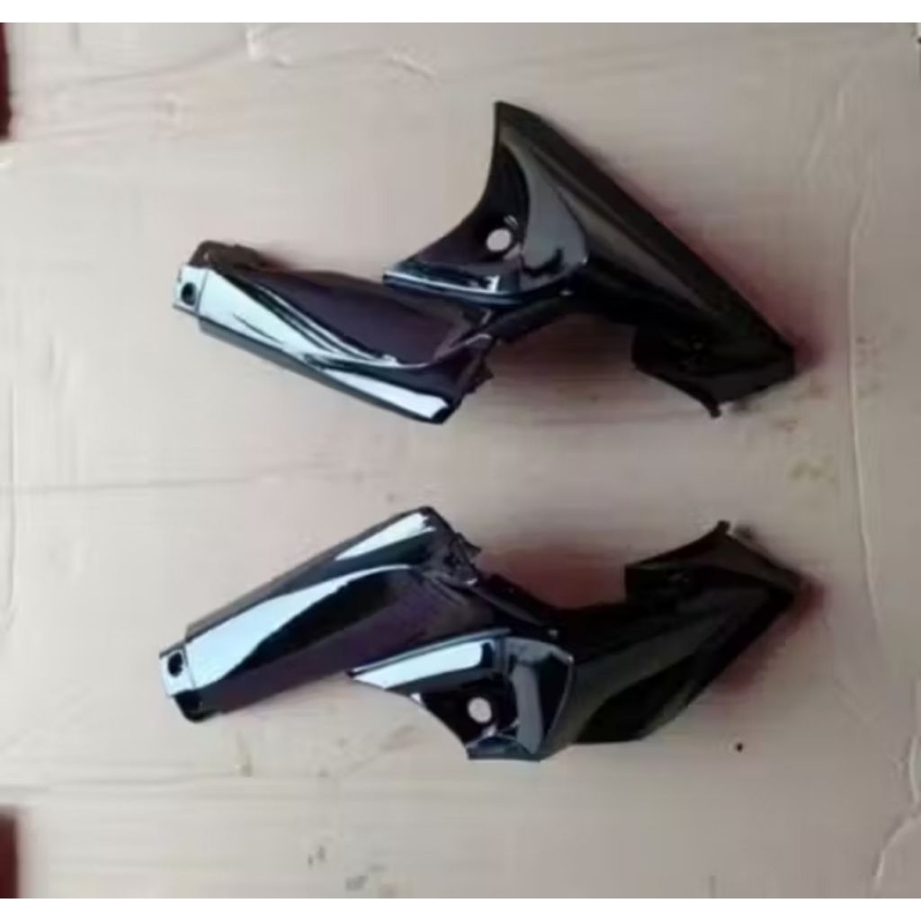 Cover sayap bawah motor Yamaha Jupiter Z ROBOT Tahun 2010 Warna HITAM