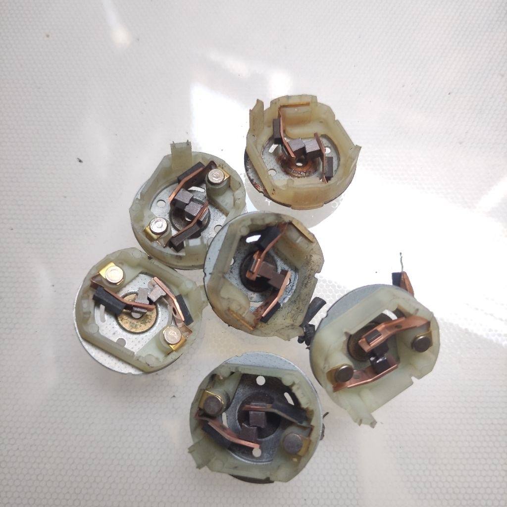 carbon brush dinamo dc motor bekas copotan ukuran dinamo rs385