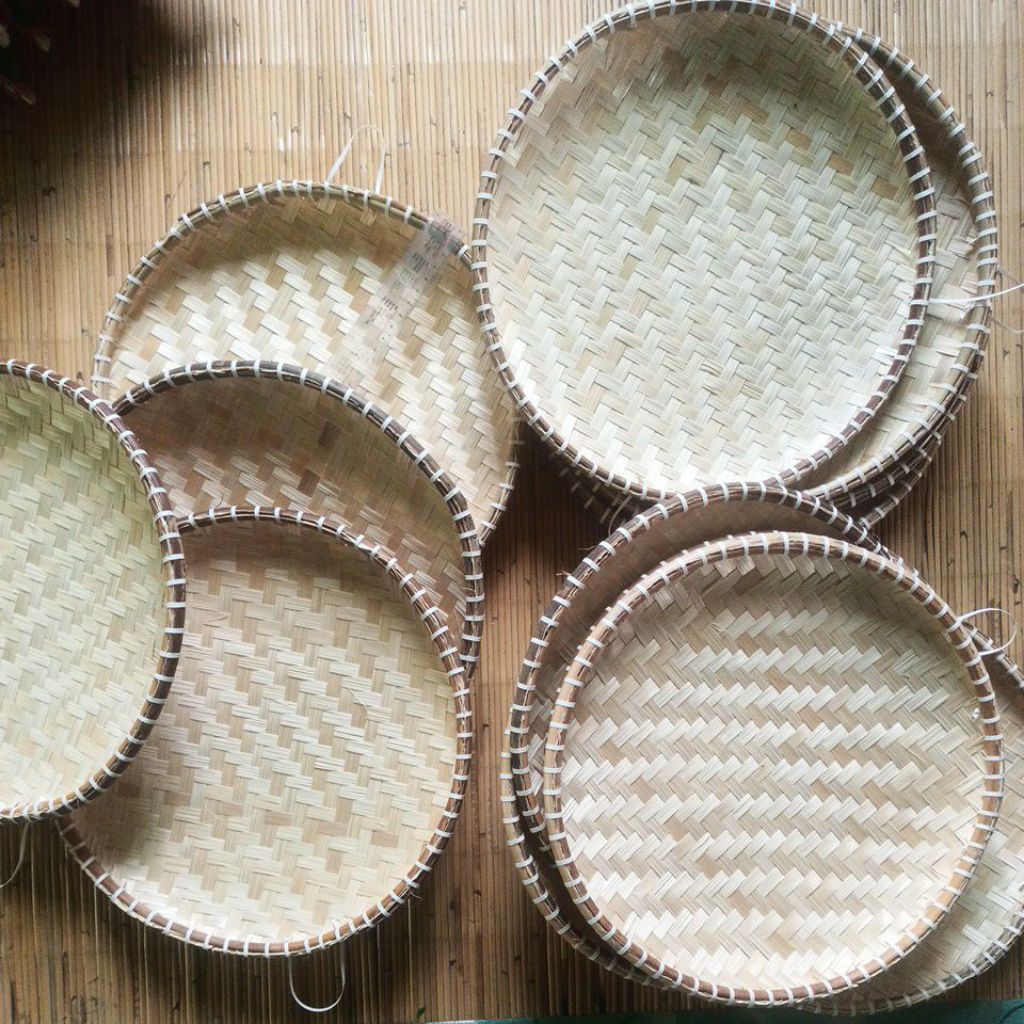 nyiru bambu / tampah. ukuran kecil (-/+30cm)