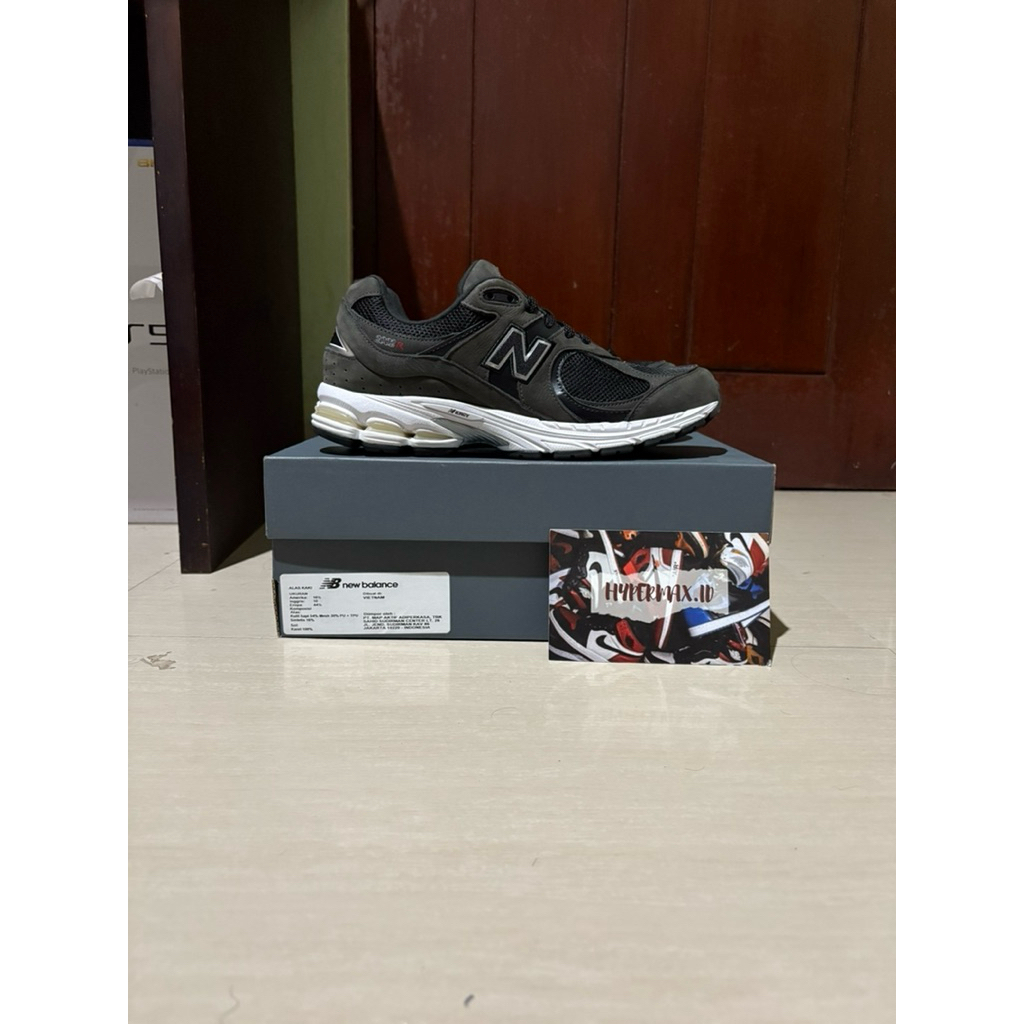 New balance 2002R Black dark grey