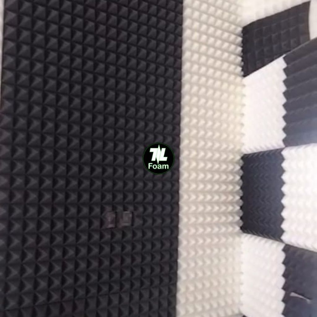 Busa peredam suara ruangan model piramid 200 x 100 x 6