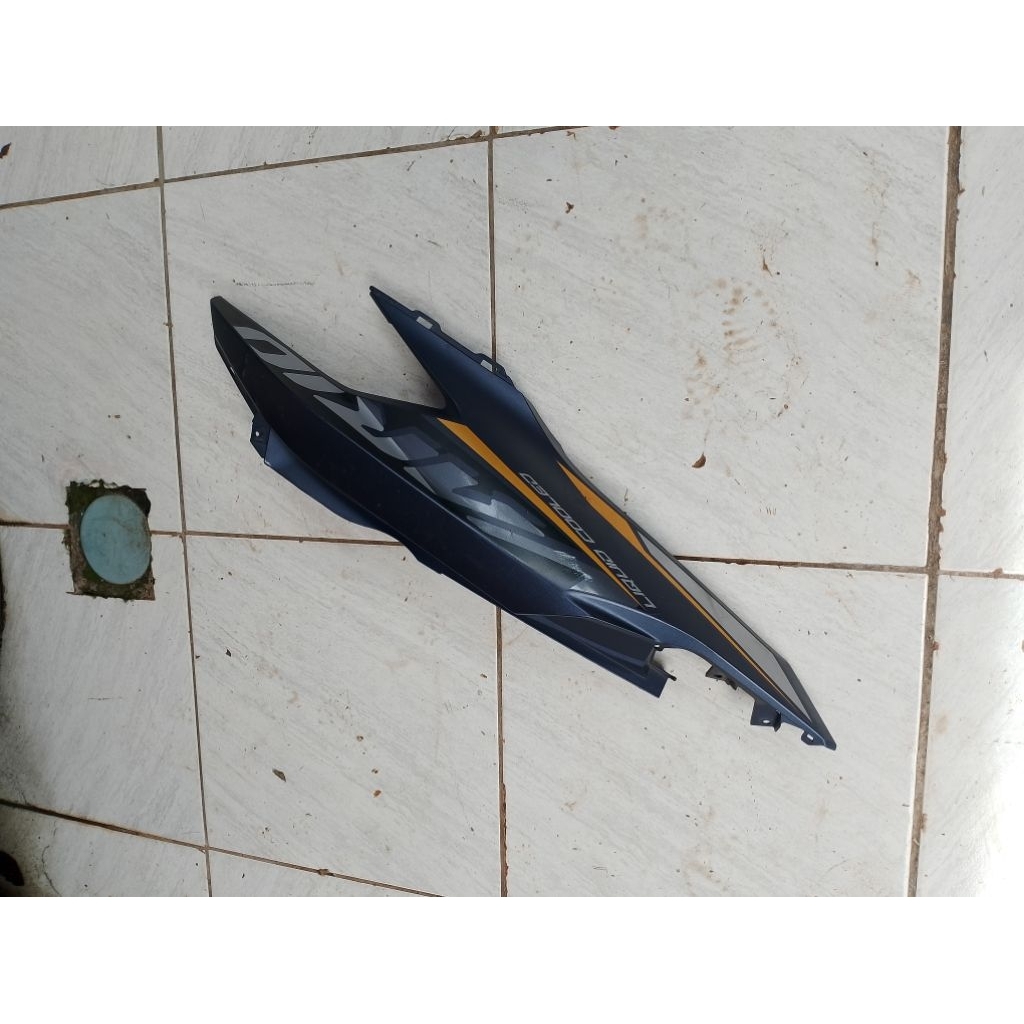 cover body kanan Vario 125 new original