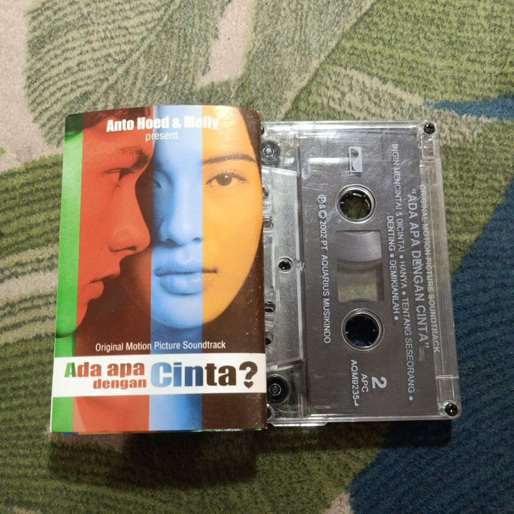 KASET PITA ADA APA DENGAN CINTA