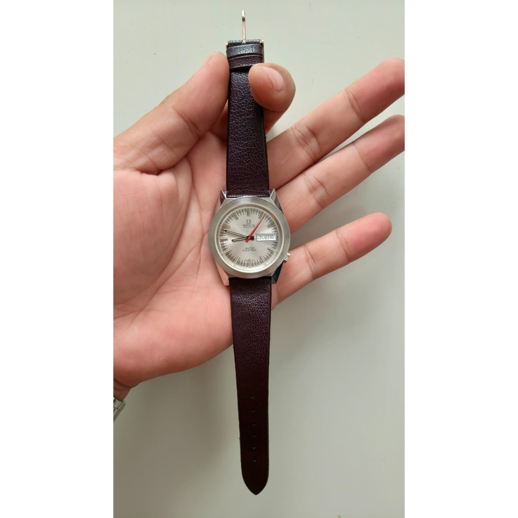 Jam Solvil et Titus Quartz Rare Item Mesin Mahal