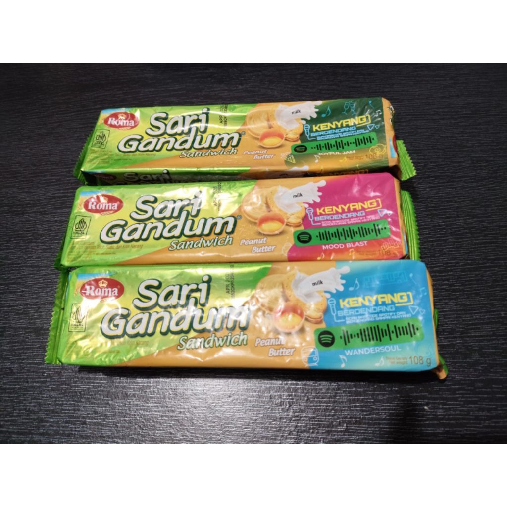 Biskuit Gandum Sandwich Roma peanut butter