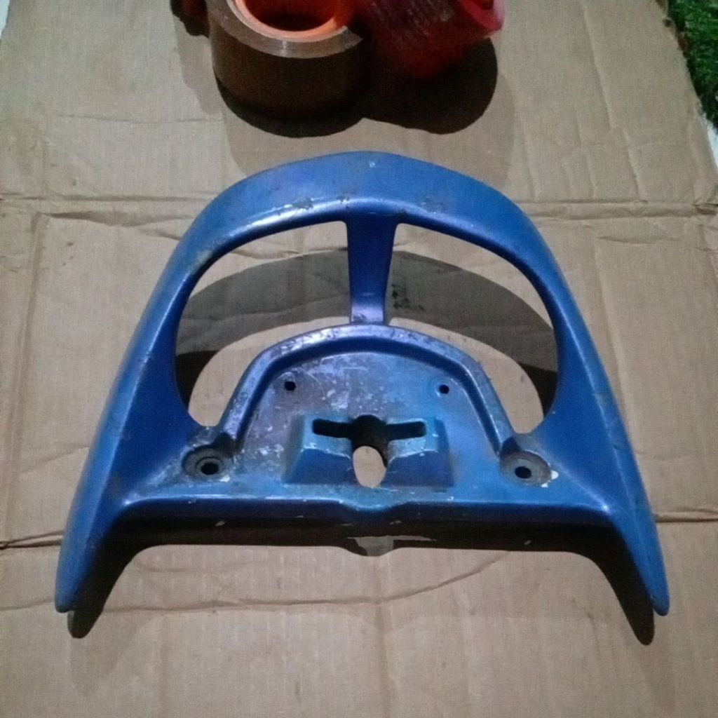Behel Belakang SUZUKI SPIN ORIGINAL BEKAS