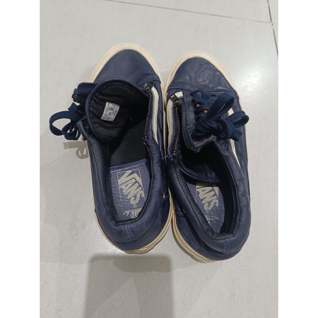 Sepatu Vans Kulit