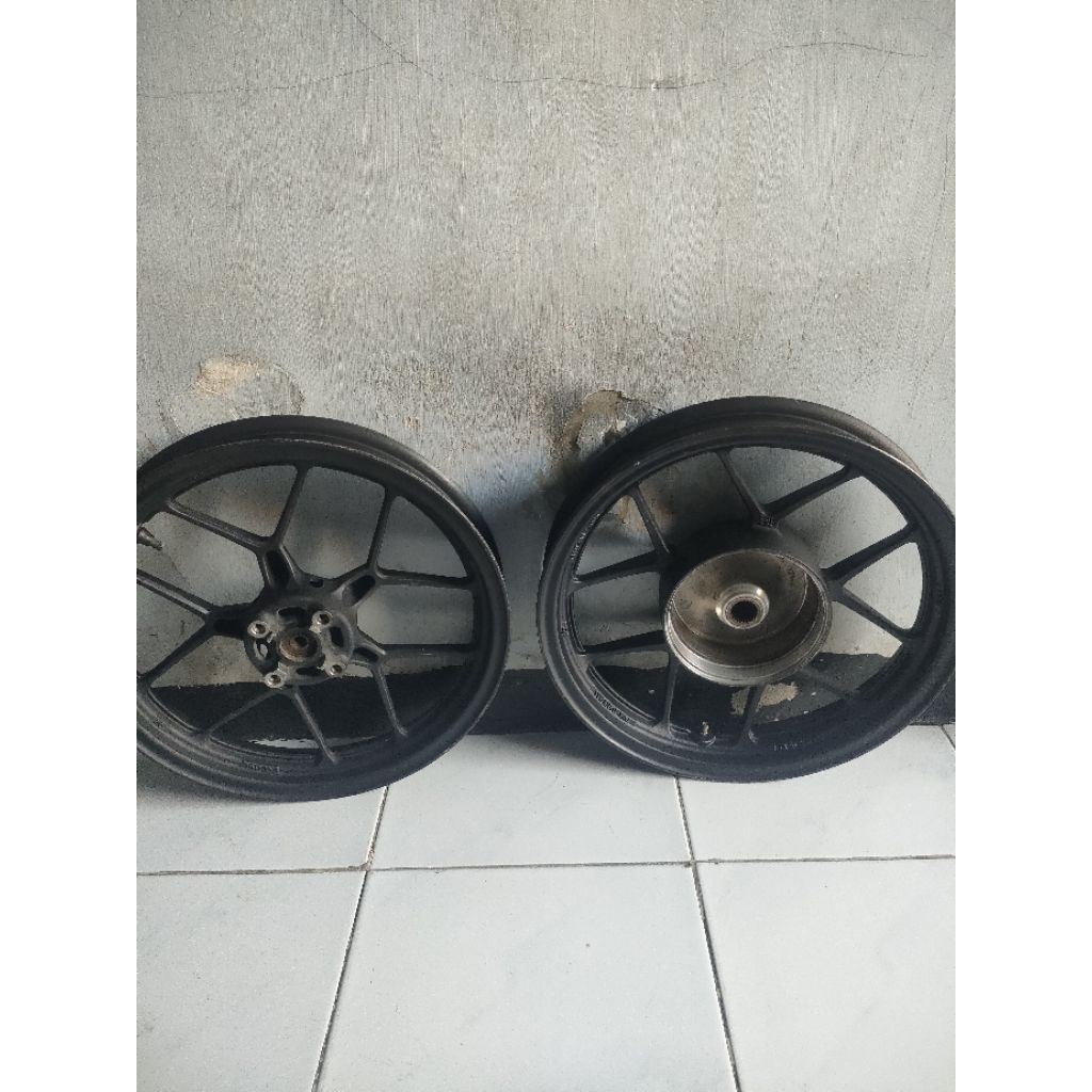 velg depan belakang Vario 125/150 original