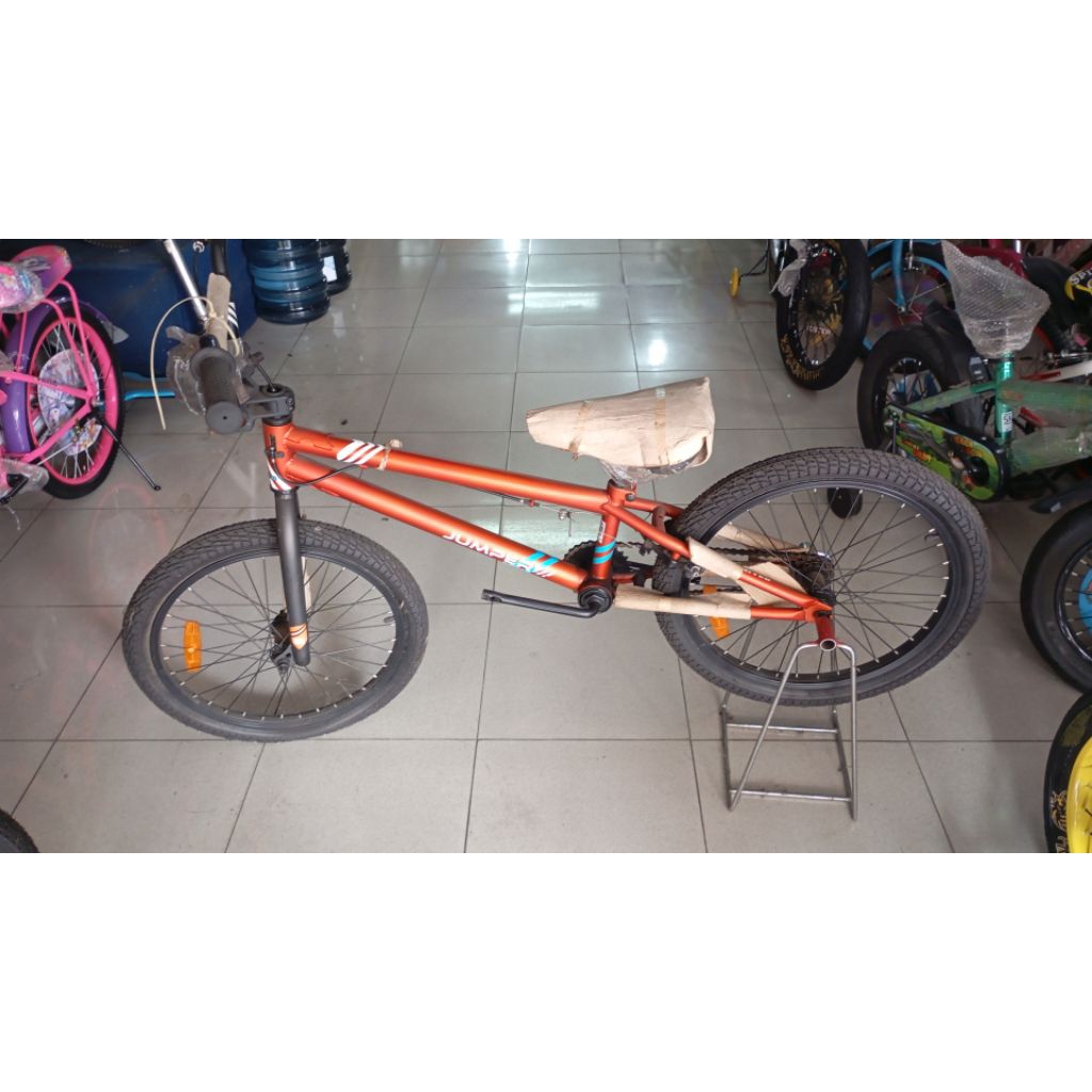 sepeda bmx united jumper park 01