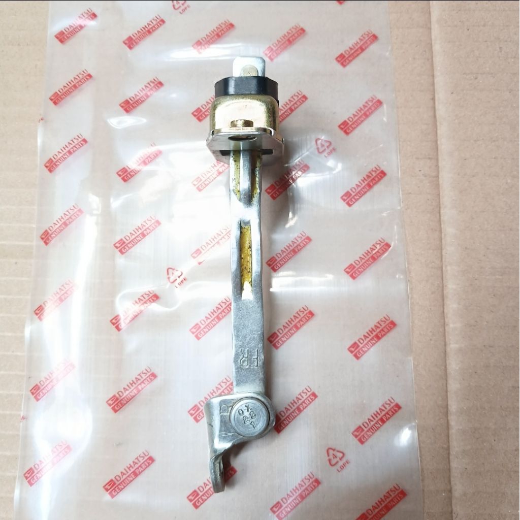 STOPPER CHECK DOOR PINTU DEPAN  AVANZA & XENIA ORI