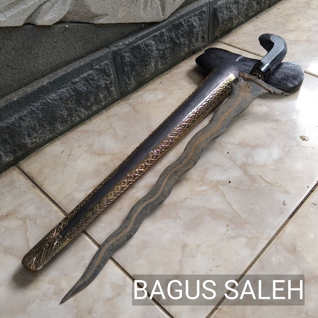 KRIS LINTANG KEMUKUS