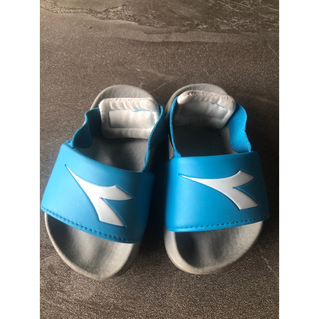 Preloved sandal anak Diadora Orginal