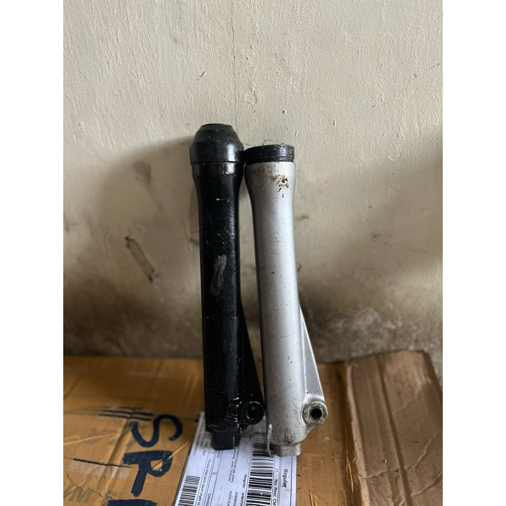 Bottom Shock Depan Yamaha Bebek Rem Tromol