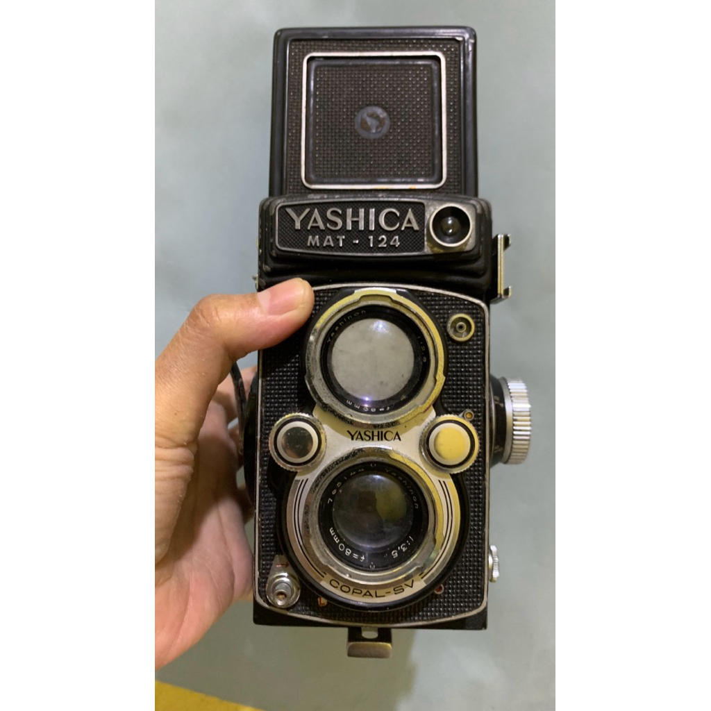 Kamera Analag TLR Yashica MAT - 124