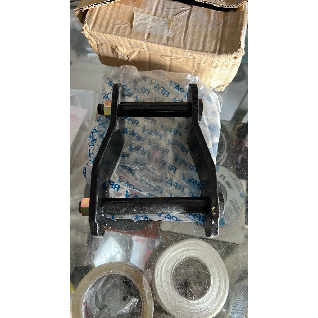 Anting Per / Ayunan /  Shackle  Mitsubishi L300