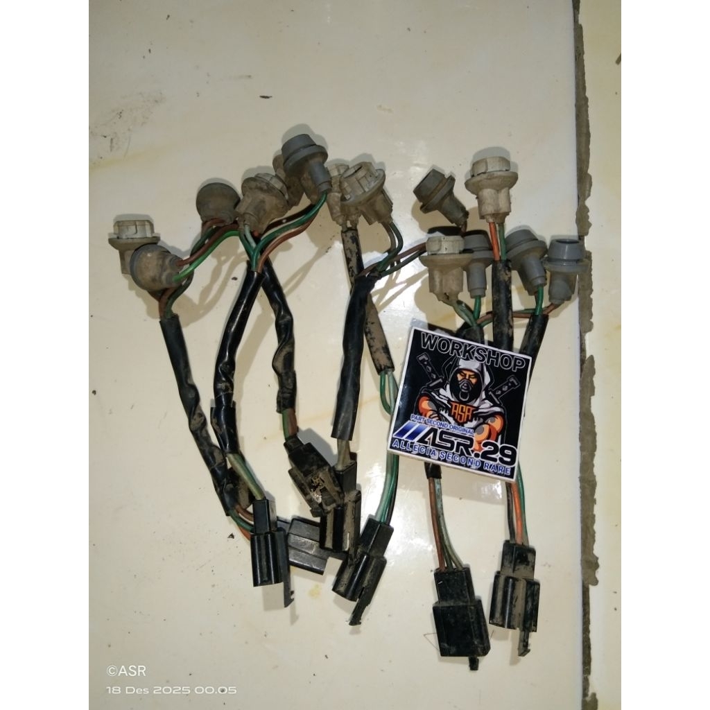 KABEL SOKET LAMPU SEIN/ RETTENG/RITTING SUPRA X 125 BATMAN ORIGINAL COPOTAN