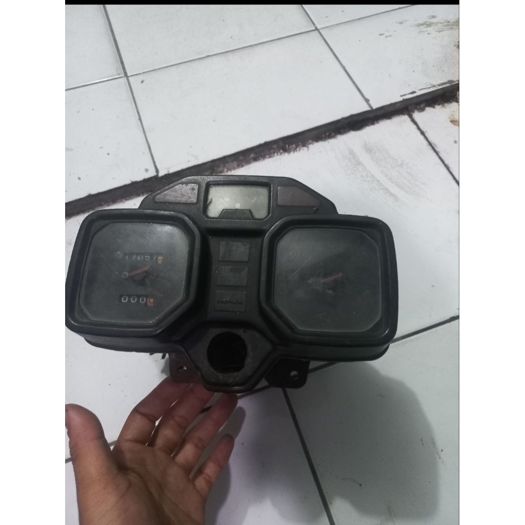 lampu depan GL100 set spido meter original